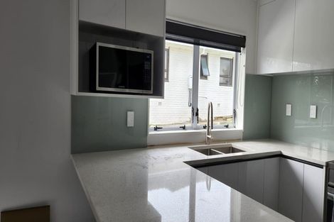 Photo of property in 6 Bolton Street, Blockhouse Bay, Auckland, 0600