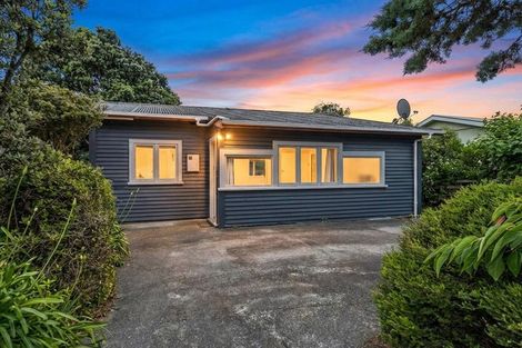 Photo of property in 52 Main Road, Titahi Bay, Porirua, 5022