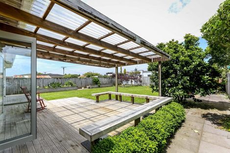 Photo of property in 6 Kaimata Street, Brooklands, New Plymouth, 4310