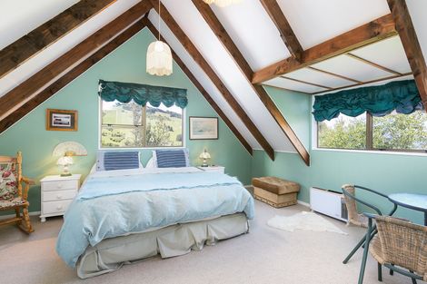 Photo of property in 30 Porterfield Street, Macandrew Bay, Dunedin, 9014