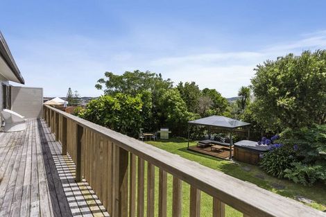 Photo of property in 5 Higham Ferrers Place, Red Beach, 0932