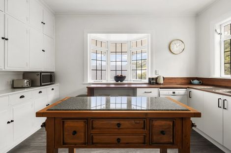 Photo of property in 212 Queens Drive, Lyall Bay, Wellington, 6022