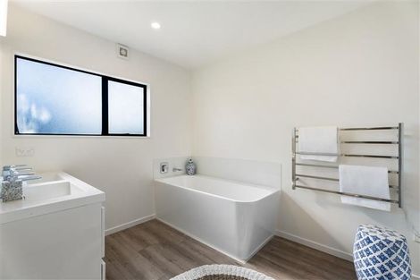 Photo of property in 2b Tokomaru Street, Orakei, Auckland, 1071