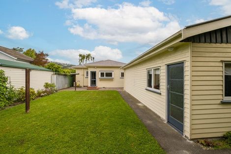 Photo of property in 65 Martin Avenue, Beckenham, Christchurch, 8023