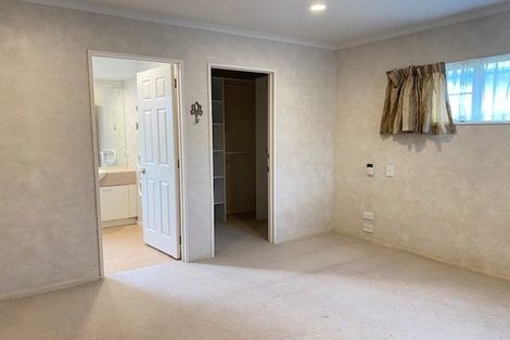 Photo of property in 14 Tolben Place, Golflands, Auckland, 2013