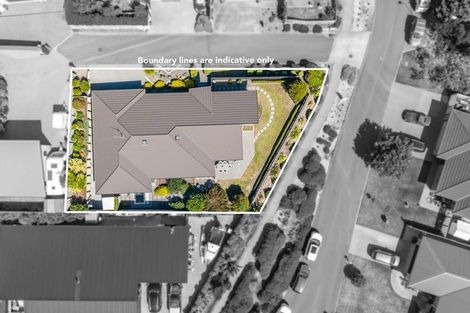 Photo of property in 12 Simpson Crescent, Raumati Beach, Paraparaumu, 5032