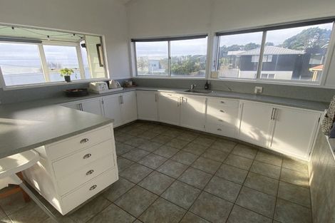 Photo of property in 3 Dixon Street, Oakura, 4314