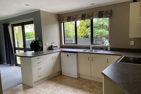 Photo of property in 68 Clifton Terrace, Fitzherbert, Palmerston North, 4410