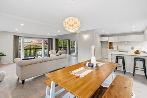 Photo of property in 7 Kerlin Crescent, West Harbour, Auckland, 0618