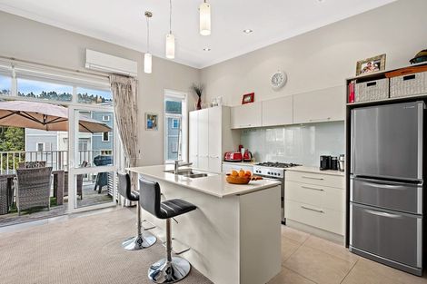 Photo of property in 5 Eaves Bush Parade, Orewa, 0931