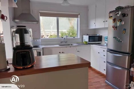 Photo of property in 17a Kingsbridge Place, Newlands, Wellington, 6037