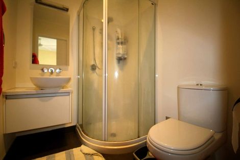 Photo of property in 33 Park Road, Glenfield, Auckland, 0629