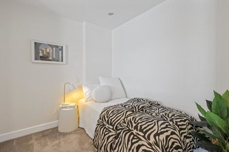 Photo of property in Shelley Bay Terraces, 2/61 Maupuia Road, Maupuia, Wellington, 6022