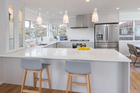 Photo of property in 65 Meadway, Sunnyhills, Auckland, 2010