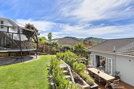 Photo of property in 62 Nicholson Road, Khandallah, Wellington, 6035