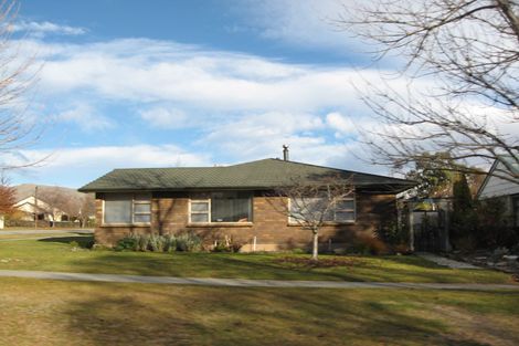 Photo of property in 16 Syndic Street, Cromwell, 9310