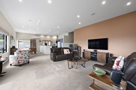 Photo of property in 72 Downing Street, Crofton Downs, Wellington, 6035