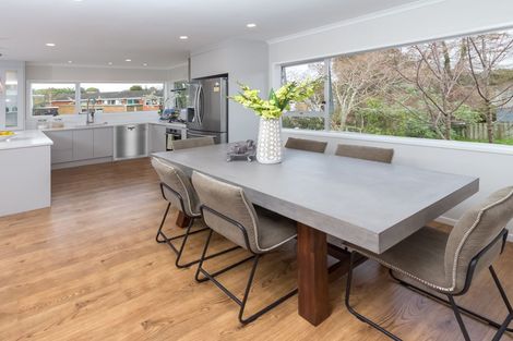 Photo of property in 65 Meadway, Sunnyhills, Auckland, 2010