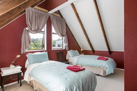 Photo of property in 30 Porterfield Street, Macandrew Bay, Dunedin, 9014