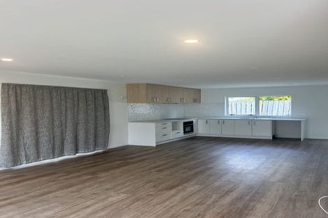Photo of property in 7 Sheralee Place, Bucklands Beach, Auckland, 2014