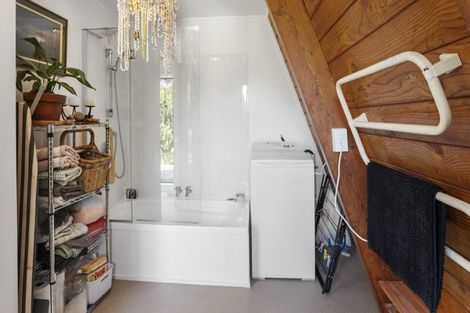 Photo of property in 4 Log Race Road, Piha, New Lynn, 0772