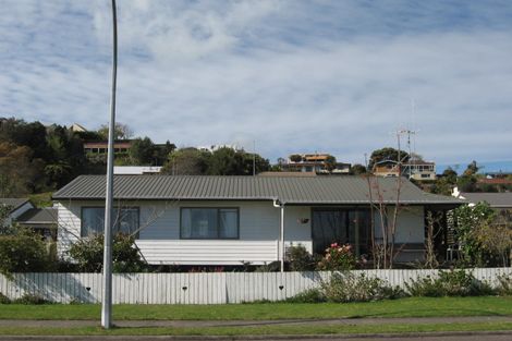 Photo of property in 76 Esmeralda Street, Welcome Bay, Tauranga, 3112