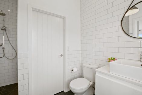 Photo of property in 7 Linda Street, Oakura, 4314