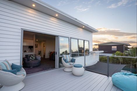 Photo of property in 1330b Papamoa Beach Road, Papamoa Beach, Papamoa, 3118