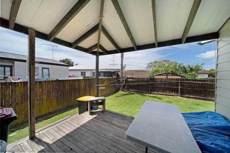 Photo of property in 1/142 Shifnal Drive, Randwick Park, Auckland, 2105