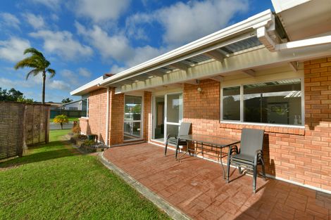 Photo of property in 1 Lakeside Drive, Orewa, 0931