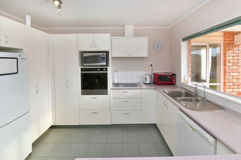Photo of property in 1 Lakeside Drive, Orewa, 0931