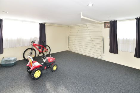 Photo of property in 1 Lakeside Drive, Orewa, 0931