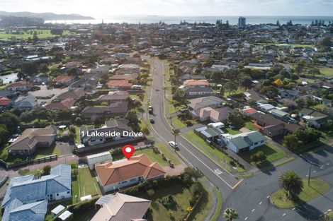 Photo of property in 1 Lakeside Drive, Orewa, 0931