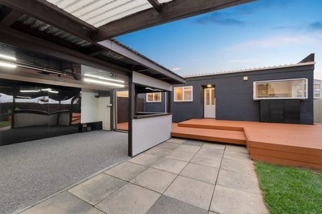 Photo of property in 188 Waimumu Road, Massey, Auckland, 0614