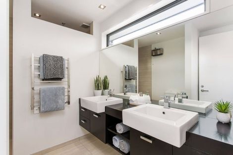 Photo of property in 130b Condell Avenue, Papanui, Christchurch, 8053