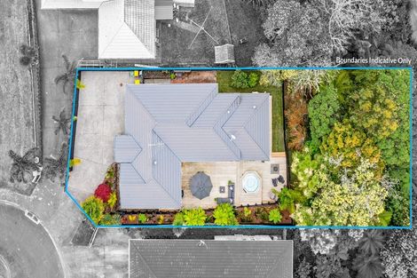 Photo of property in 13 Berkshire Terrace, Massey, Auckland, 0614