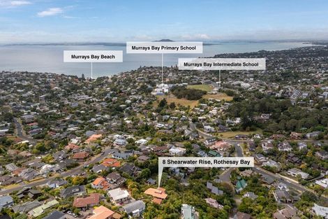 Photo of property in 8 Shearwater Rise, Rothesay Bay, Auckland, 0630