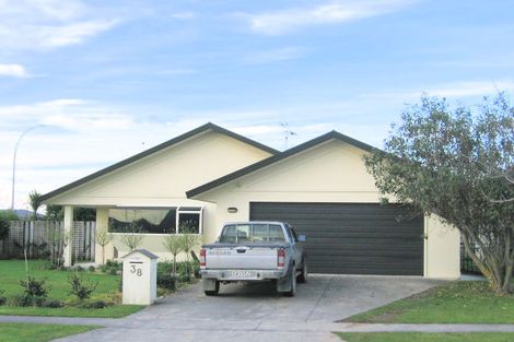 Photo of property in 38 Bouverie Crescent, Flagstaff, Hamilton, 3210