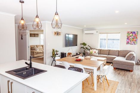 Photo of property in 15 Magnolia Crescent, Tawhero, Whanganui, 4501