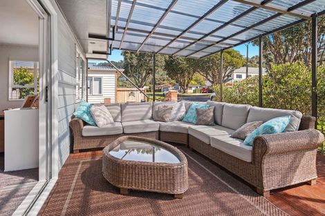 Photo of property in 35 Ocean View Road, Waihi Beach, 3611