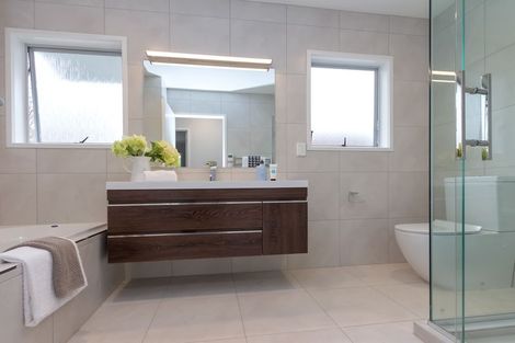 Photo of property in 65 Meadway, Sunnyhills, Auckland, 2010