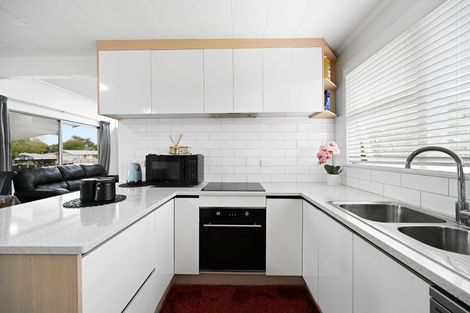 Photo of property in 10 Bremridge Place, Melville, Hamilton, 3206