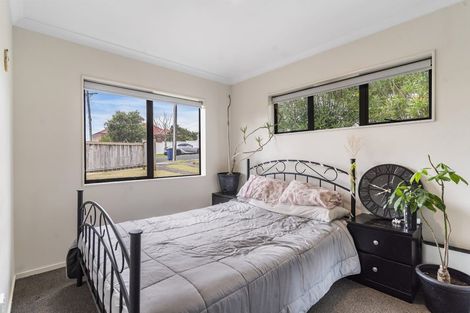 Photo of property in 136 Lynwood Road, New Lynn, Auckland, 0600