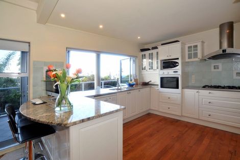 Photo of property in 31 Rothesay Bay Road, Rothesay Bay, Auckland, 0630