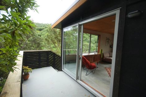 Photo of property in 203 Houghton Bay Road, Houghton Bay, Wellington, 6023