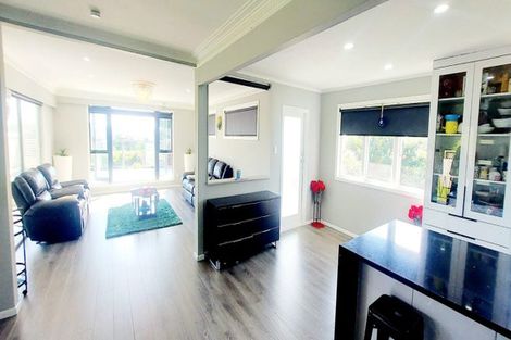 Photo of property in 64 Astley Avenue, New Lynn, Auckland, 0600