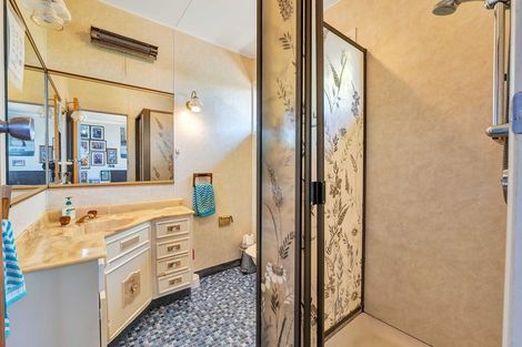 Photo of property in 8 Kennedy Place, Merrilands, New Plymouth, 4312