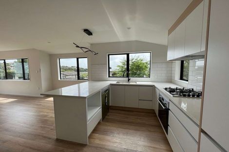 Photo of property in 20a Pipitea Place, Massey, Auckland, 0614