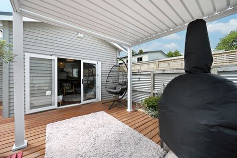 Photo of property in 35 Oxford Street, Fairfield, Hamilton, 3214