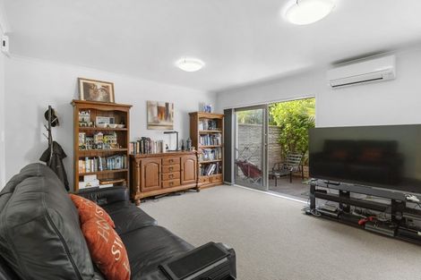 Photo of property in 8 Karauria Lane, Orewa, 0931